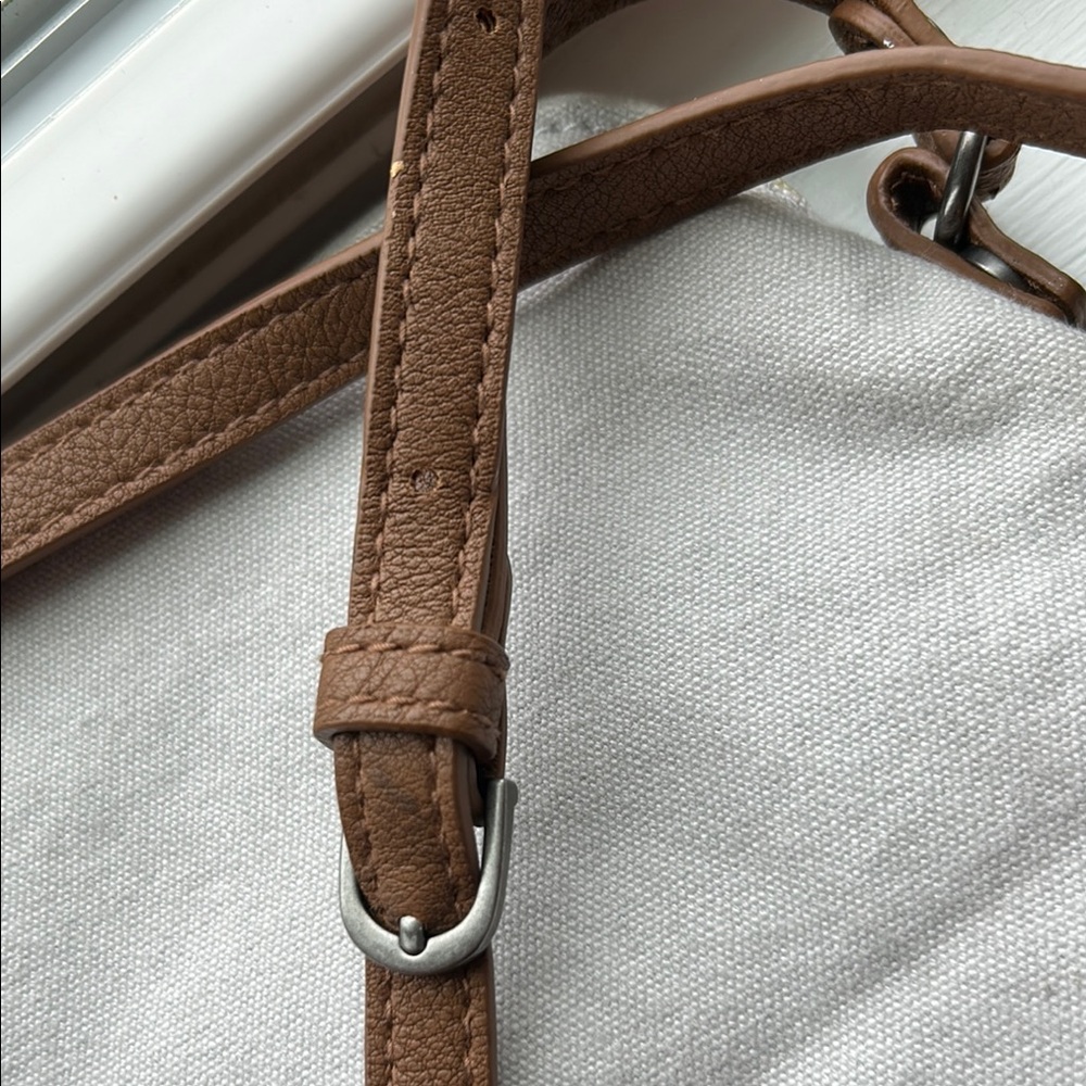 Abercrombie & Fitch White and Brown Crossbody Bag with Floral Details - Picture 5 of 9